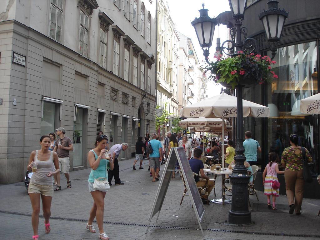 Romantic Centrum Apartman Budapest Esterno foto